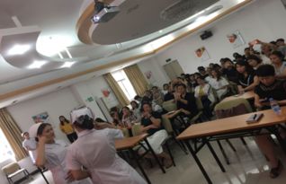 不忘初心 矢志不渝 區(qū)衛(wèi)計(jì)局組織開展護(hù)士節(jié)紀(jì)念活動(dòng)