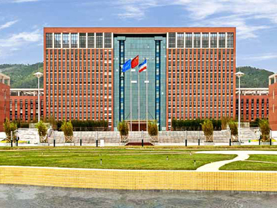 廣東影視學(xué)校,吉林大學(xué)珠海學(xué)院影視表演,影視制作,攝影,播音主持專業(yè)-吉林大學(xué)珠海學(xué)院影視藝術(shù)職業(yè)教育招生報名處