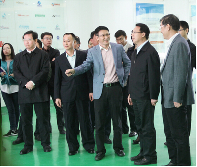 市長、書記親臨南方IT學院，送上特禮關懷與鼓勵